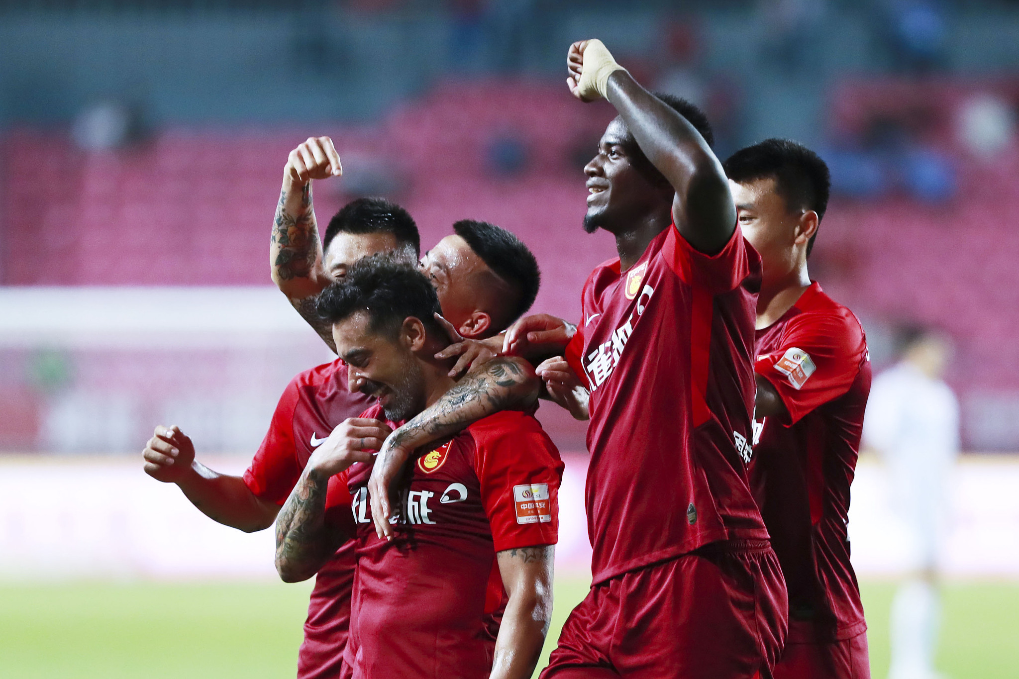 尤其是在对 尤其是在对